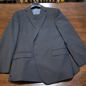 Claiborne Charcoal Men's Suit 46R Pants 38/30